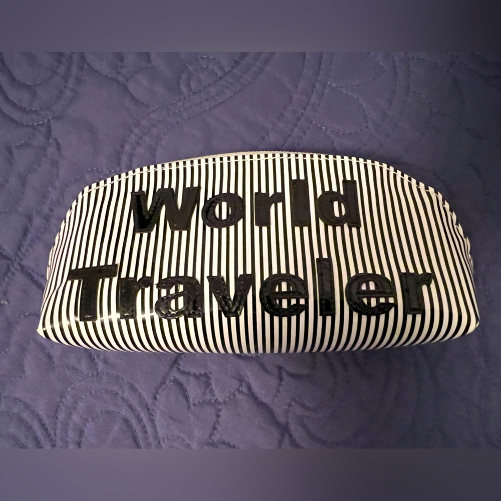 Lolo World Traveller small cosmetic bag
